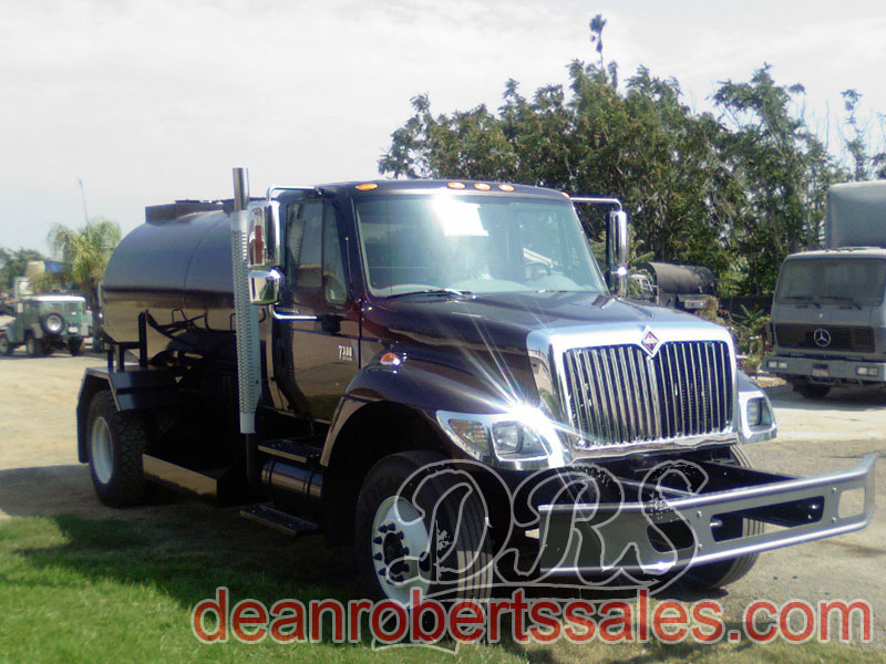 CUSTOM SEALCOAT TANKS TRAILERS AND TRUCKS BY DEAN ROBERTS SALES